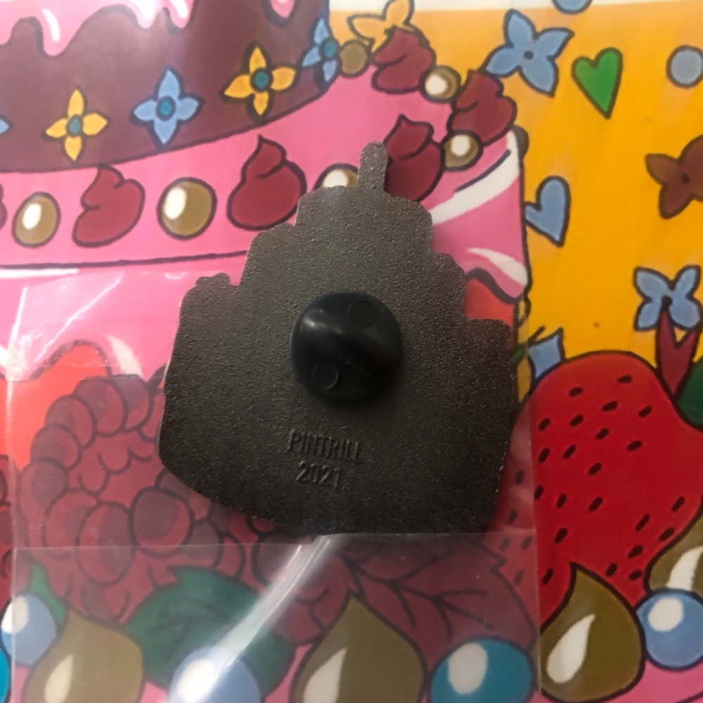 Louis Vuitton 200 Year Anniversary Birthday Card & Pin Gift Set VIP - Picture 5 of 8